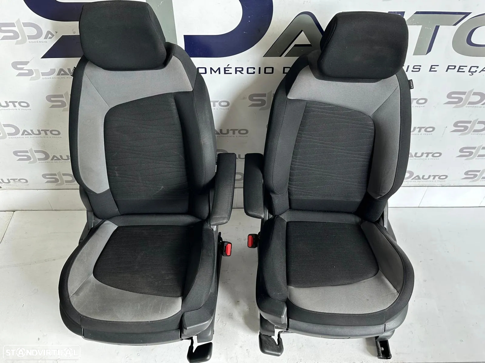 Conjunto Bancos (7 lugares) - Citroen C4 Grand Picasso II (2016) - 3