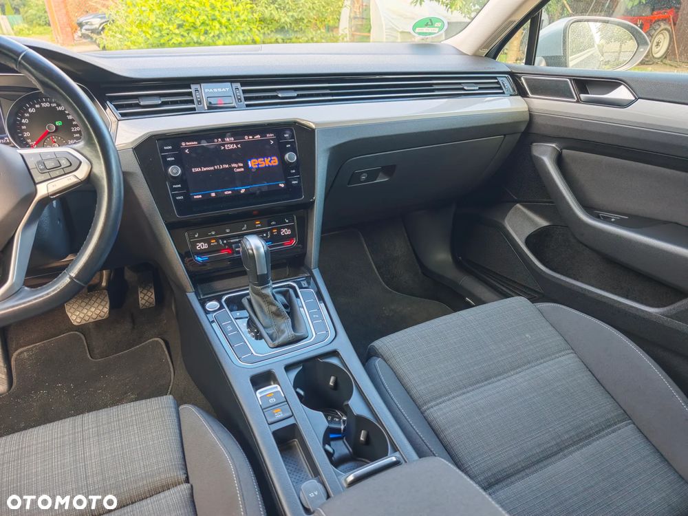 Volkswagen Passat - 21