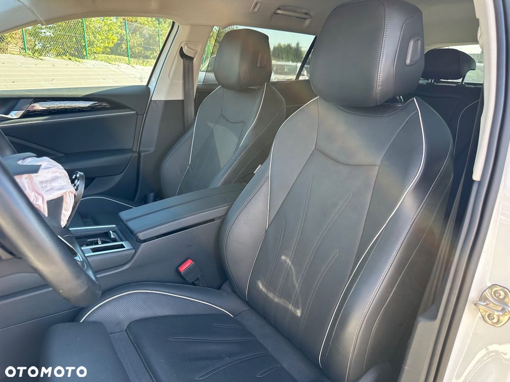 Volkswagen Passat - 34
