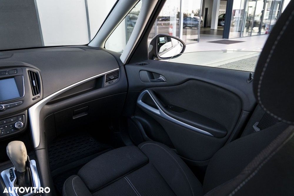 Opel Zafira - 10