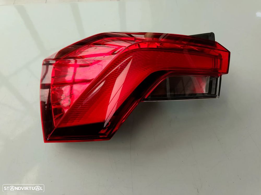 FAROLIM ESQUERDO PAINEL SKODA KAMIQ 19- / 658945095