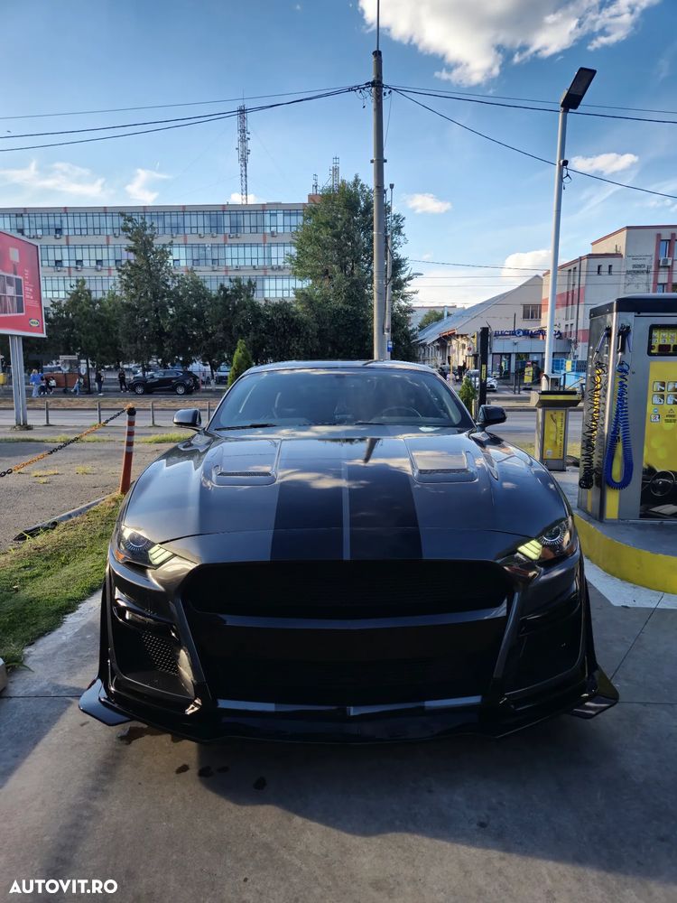 Ford Mustang - 1