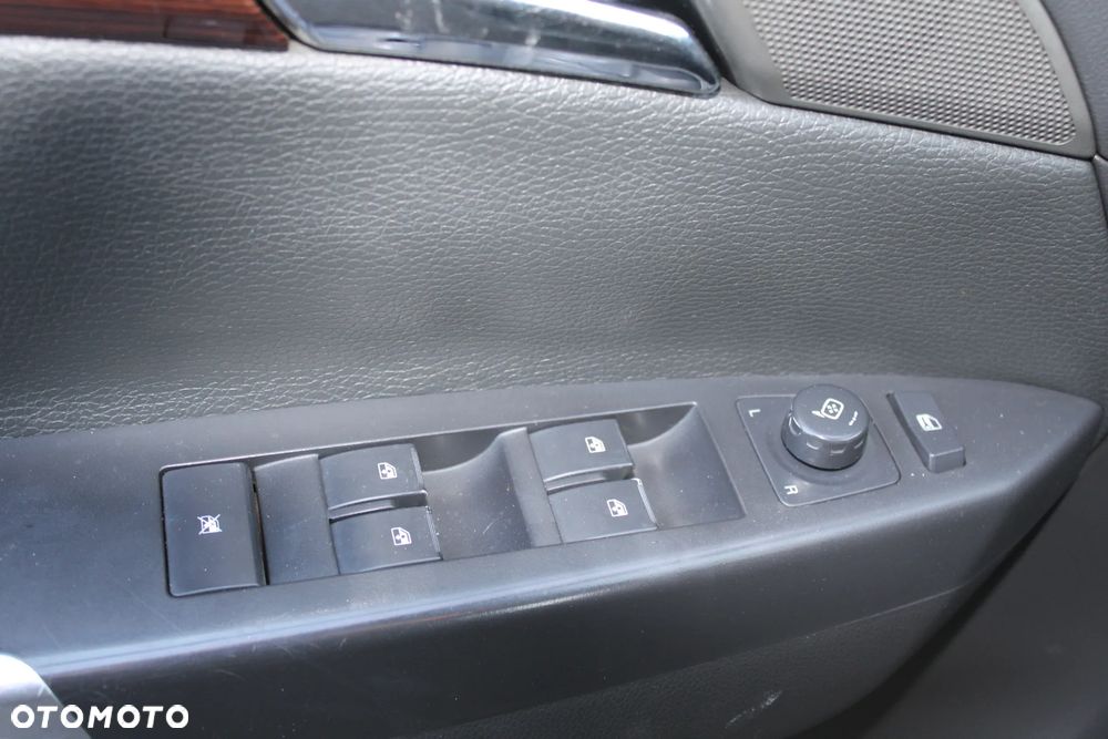 Opel Antara 3.2 V6 4x4 Cosmo - 23