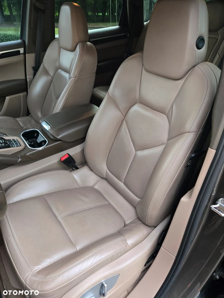 Porsche Cayenne - 10