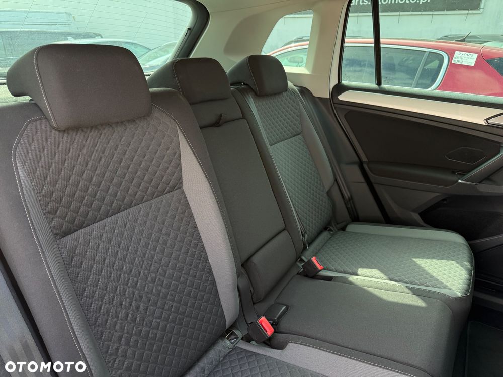 Volkswagen Tiguan - 15