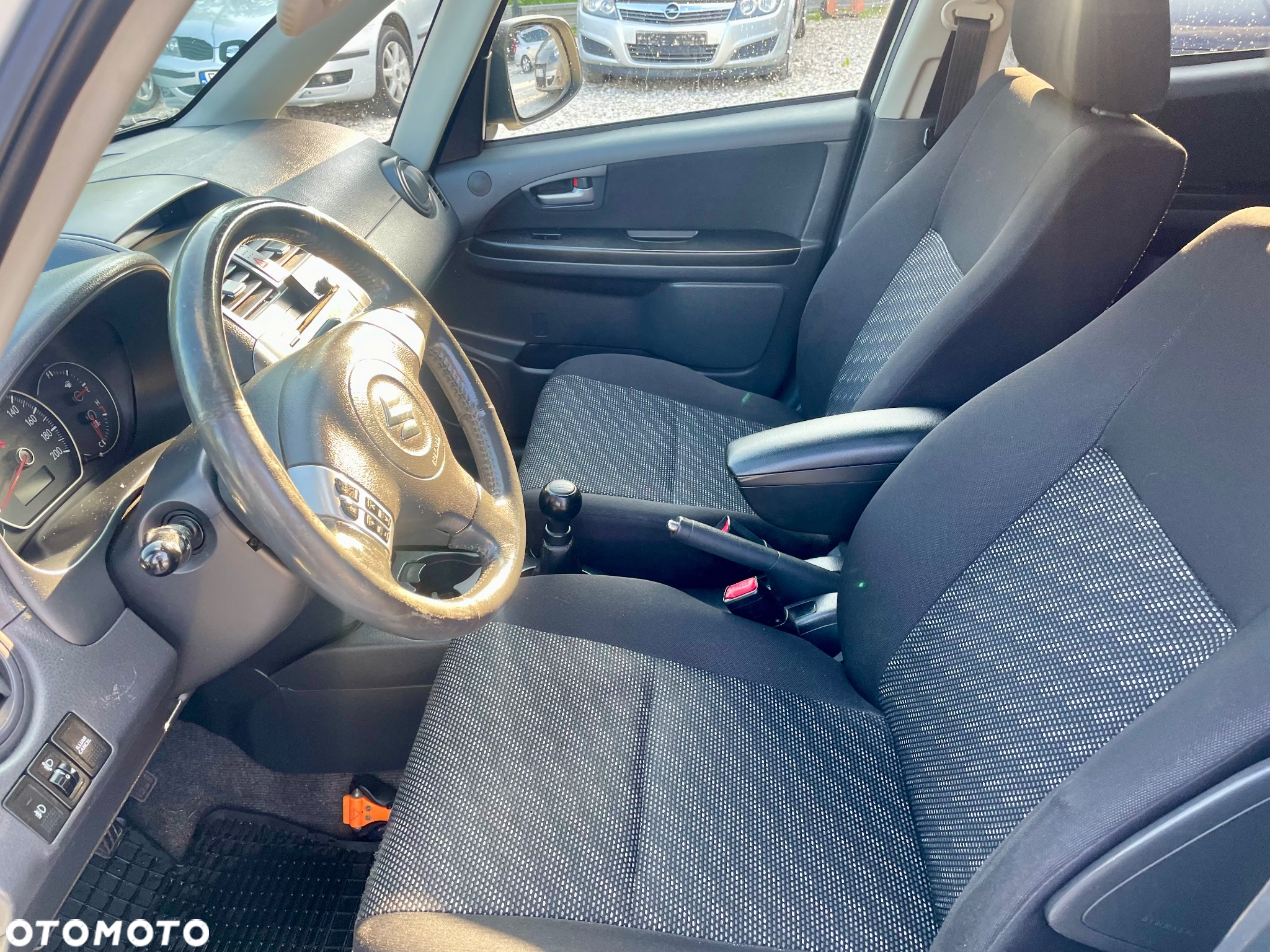 Suzuki SX4 1.6 Comfort - 23