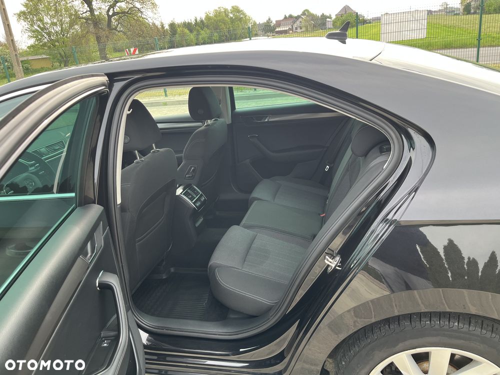 Skoda Superb 2.0 TDI SCR Style DSG - 16