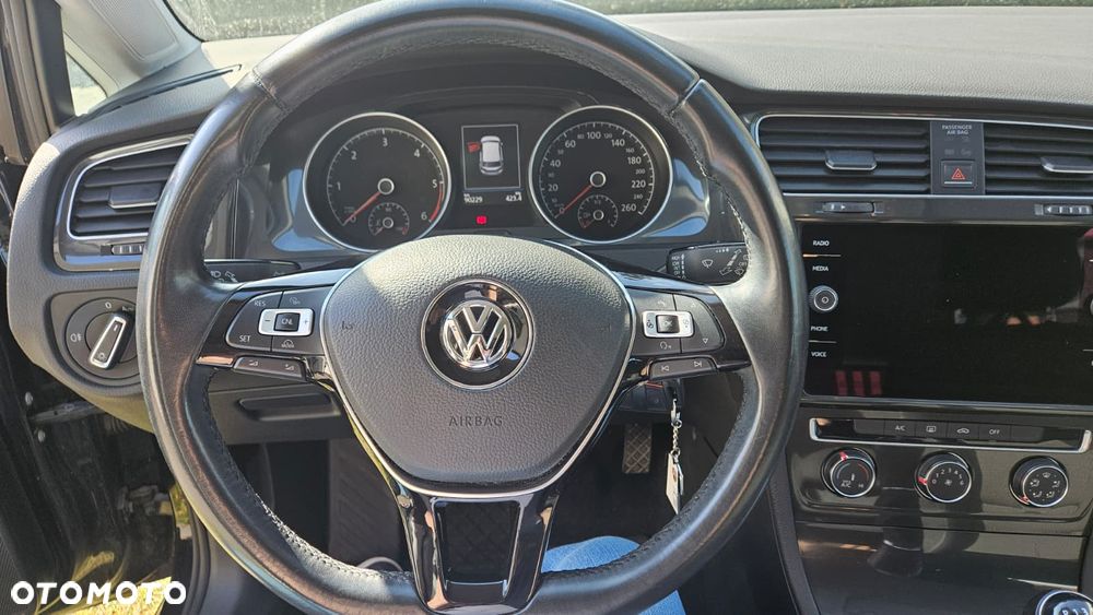 Volkswagen Golf - 8