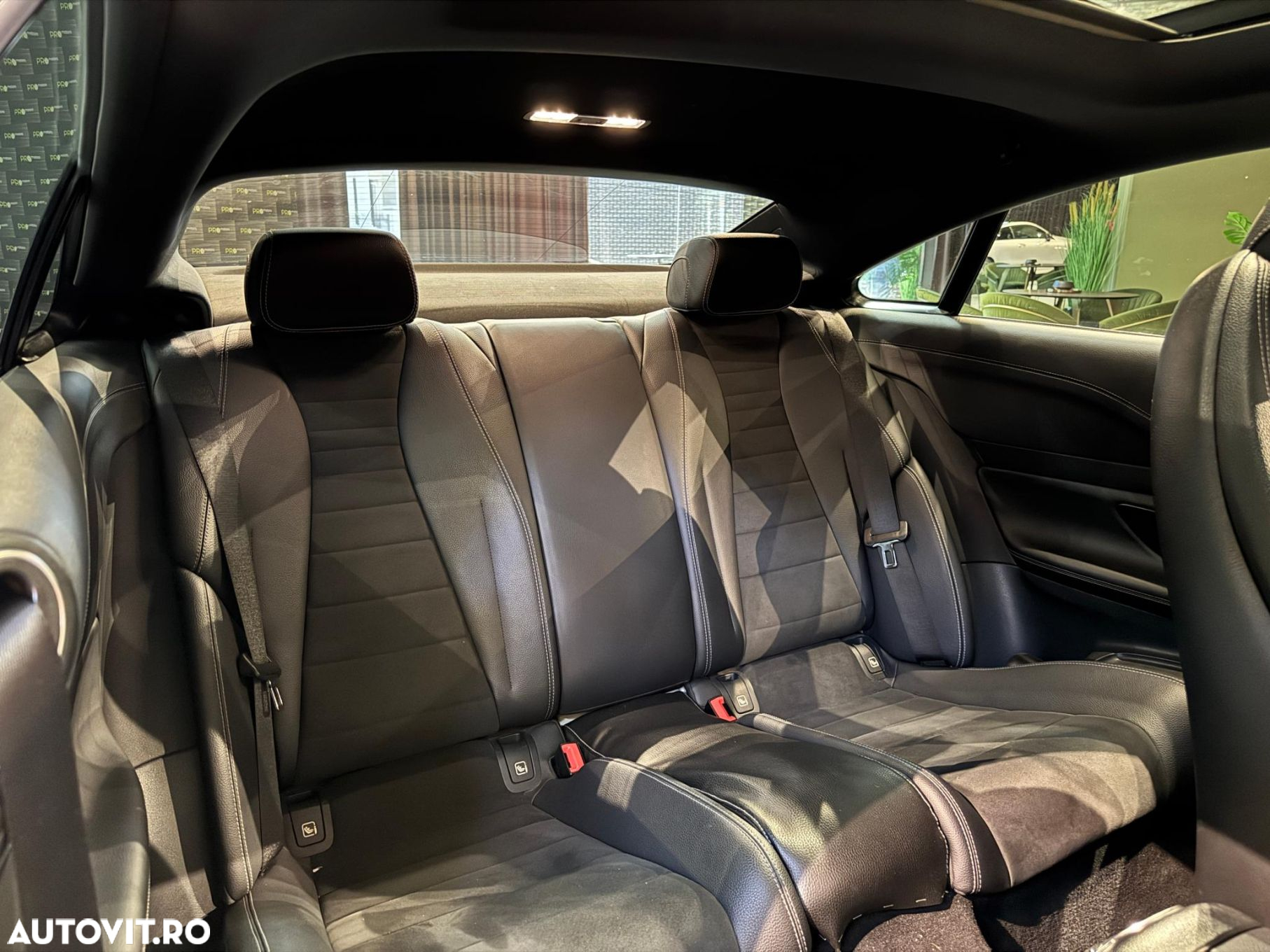 Mercedes-Benz E 200 Coupe 9G-TRONIC AMG Line - 23