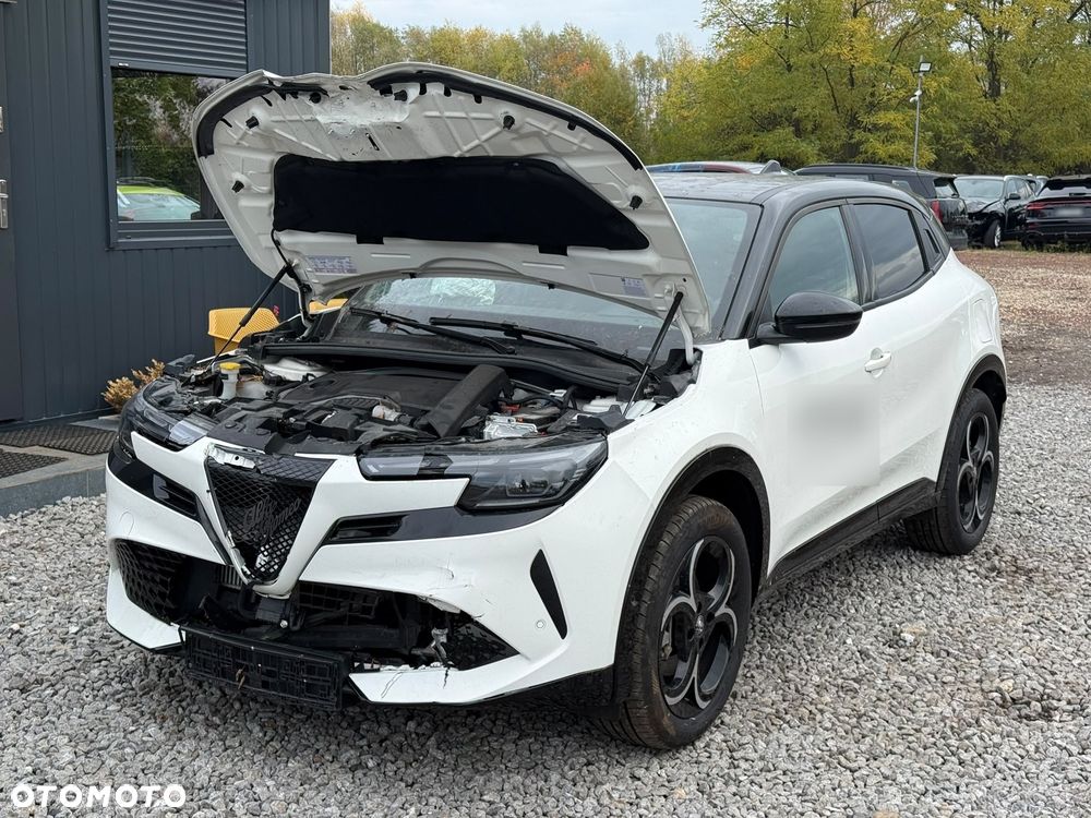 Alfa Romeo Junior 1.2 mHEV Ti eDCT - 4