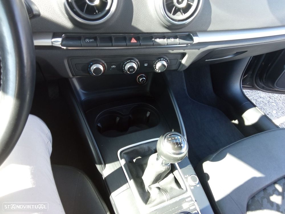 Audi A3 1.6 TDI Advance - 15