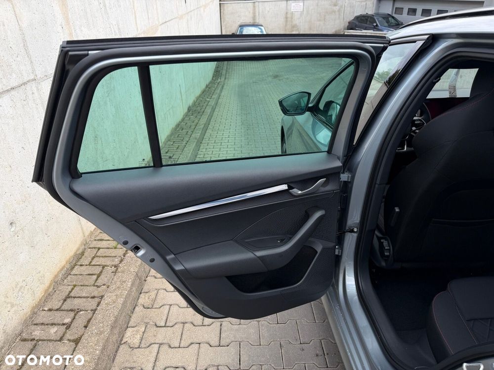 Skoda Octavia 2.0 TSI RS DSG - 16