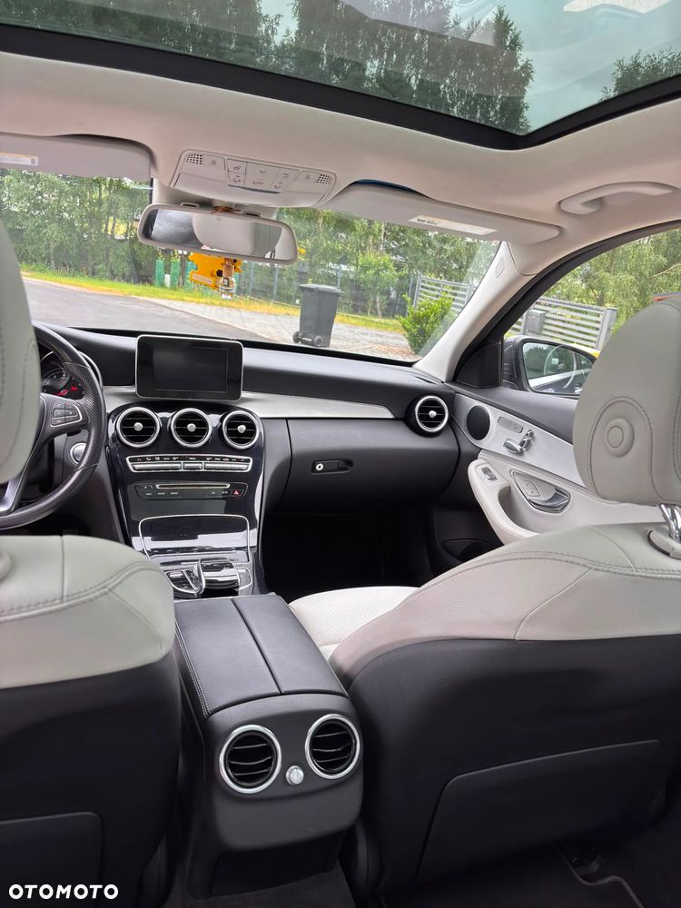 Mercedes-Benz Klasa C 300 7G-TRONIC AMG Line - 25