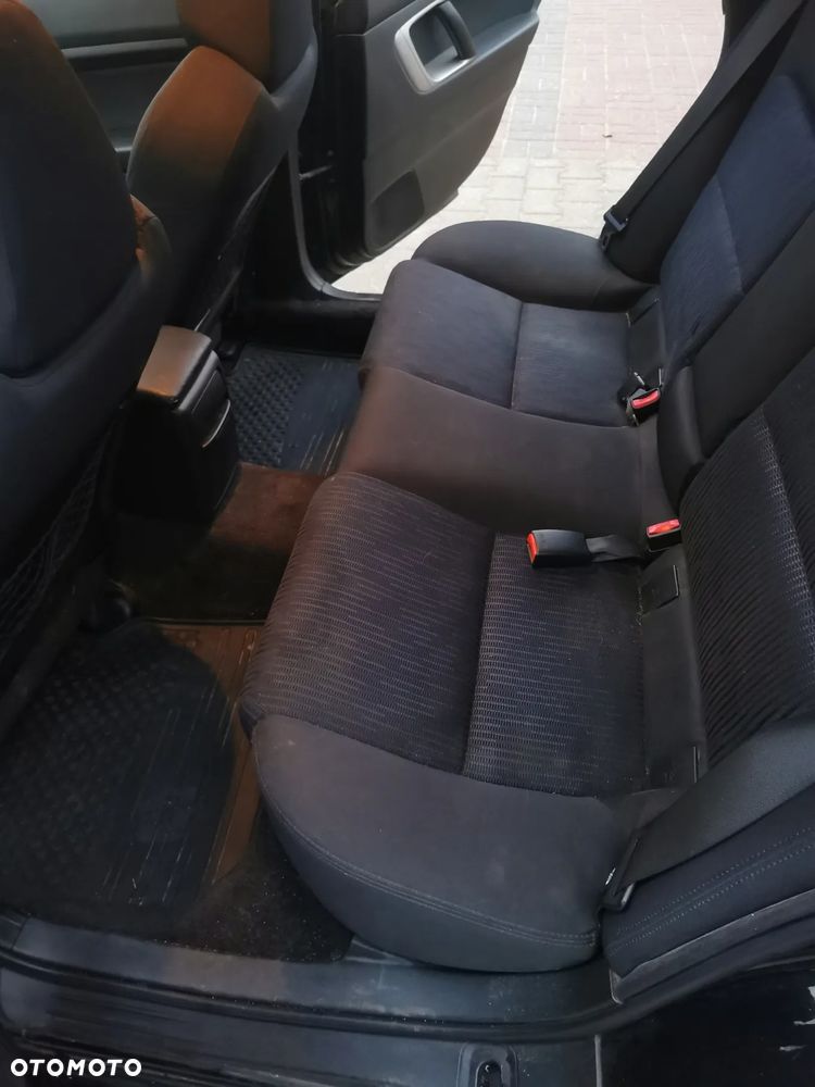 Subaru Legacy Kombi 2.0D RA 000 - 14