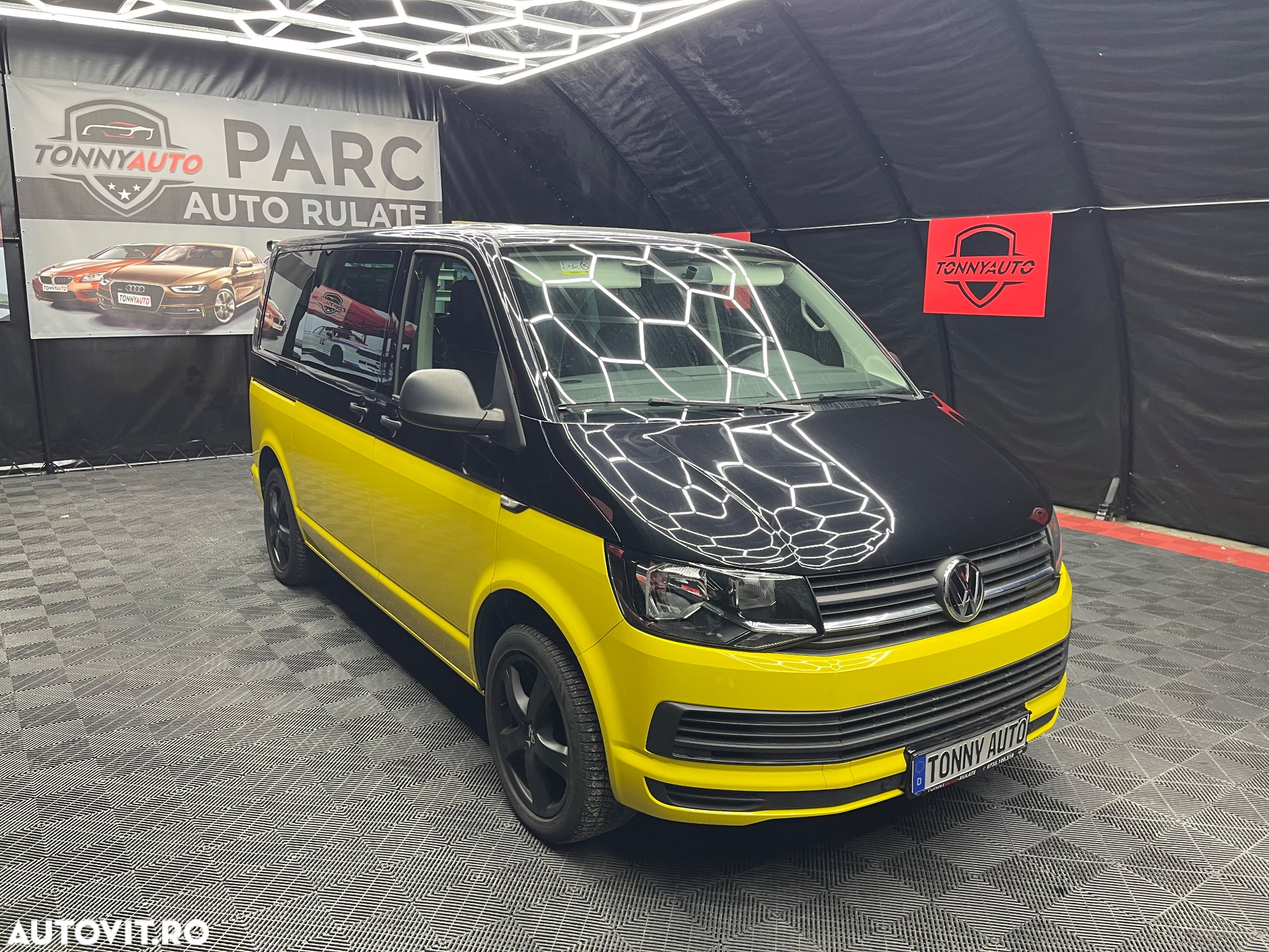 Volkswagen Multivan - 2