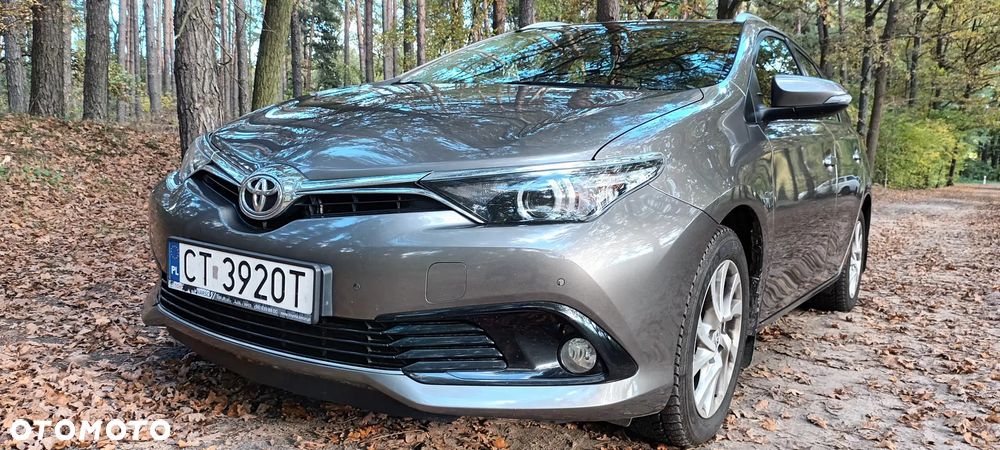 Toyota Auris 1.6 Premium - 2