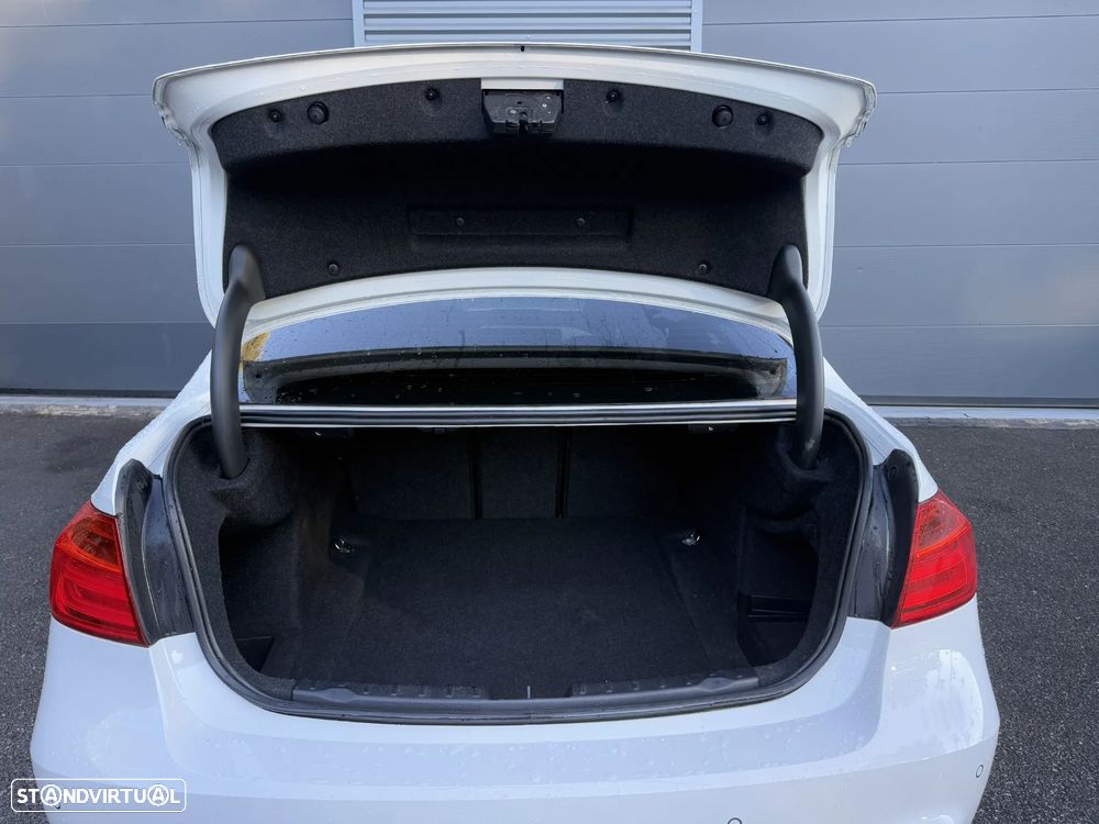 BMW 328 i Auto Pack M - 30