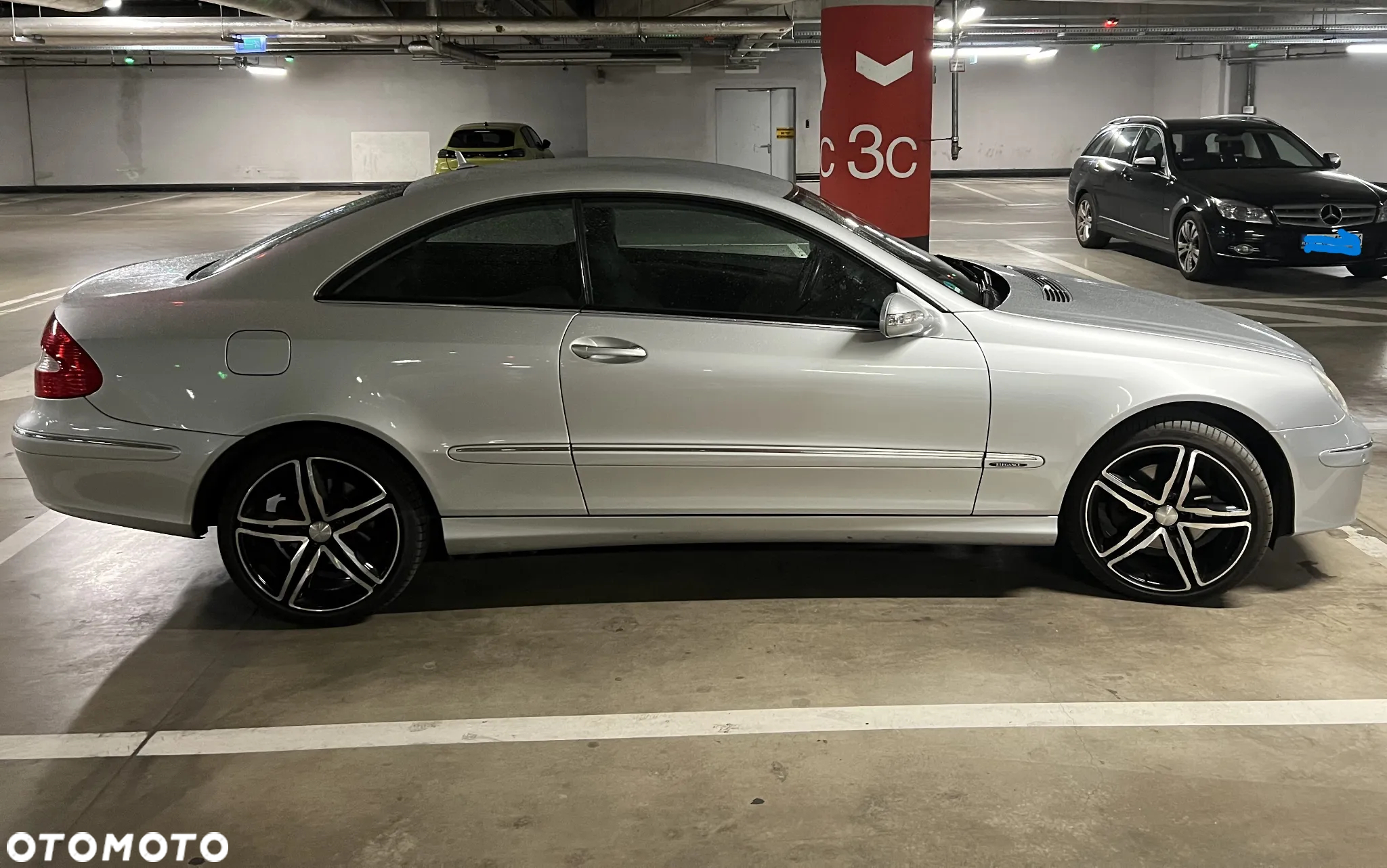 Mercedes-Benz CLK - 9