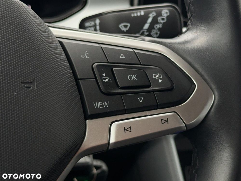 Volkswagen T-Roc - 17