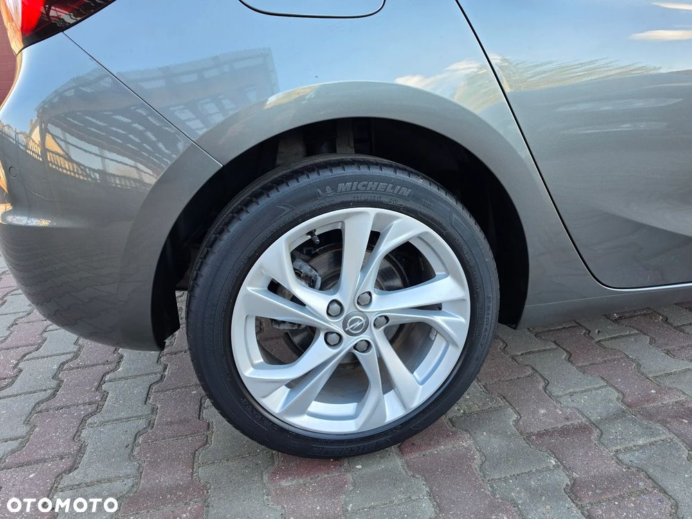 Opel Astra 1.4 T Cosmo EU6 - 9