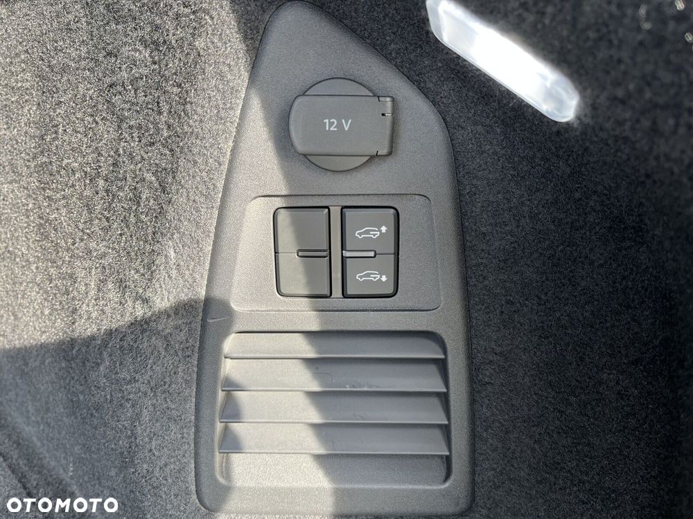 Volkswagen Touareg - 21