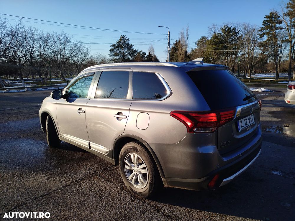 Mitsubishi Outlander 2.2 Litre DI-D AWD Intense - 6