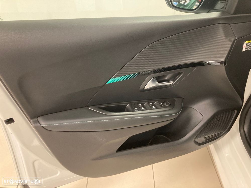 Peugeot 208 1.2 PureTech Allure EAT8 - 21