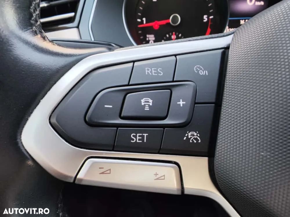 Volkswagen Passat 2.0 TDI DSG Comfortline - 28