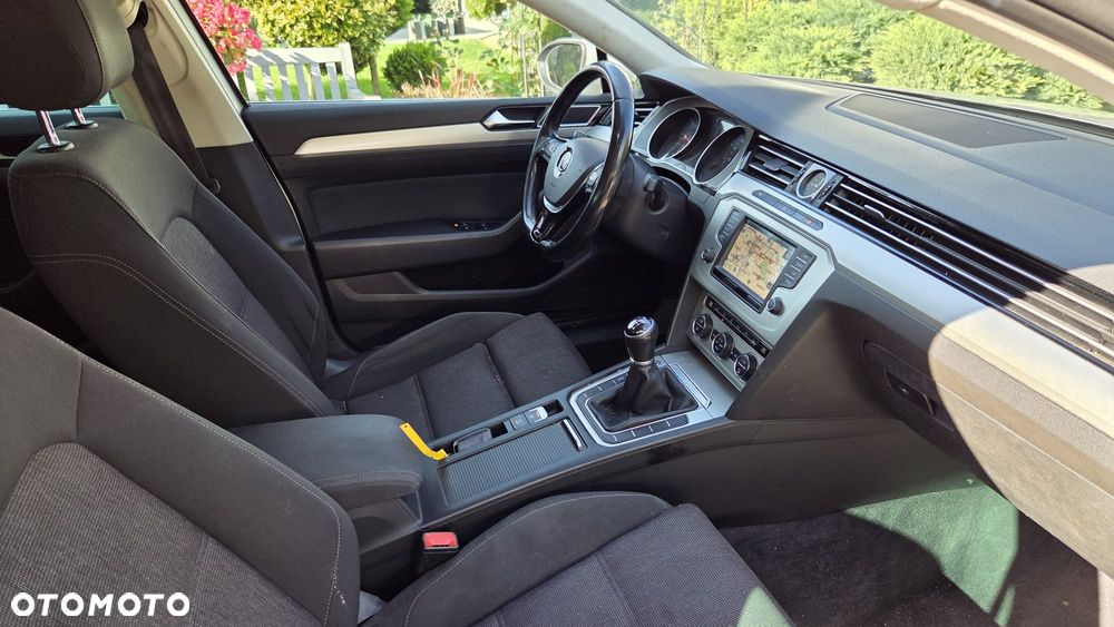Volkswagen Passat - 10