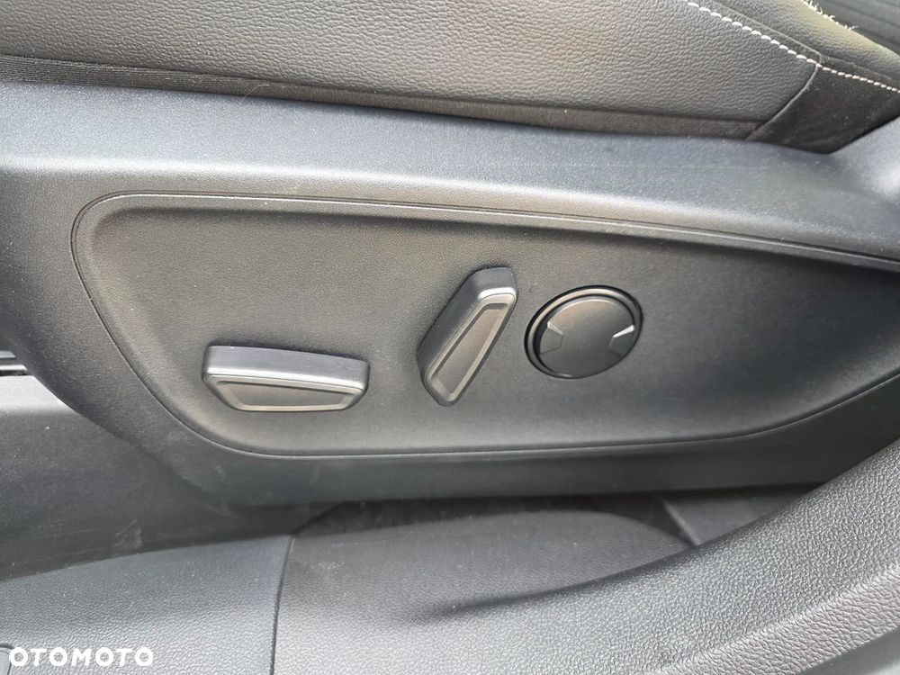 Ford Kuga 2.5P PHEV FWD Titanium X - 15