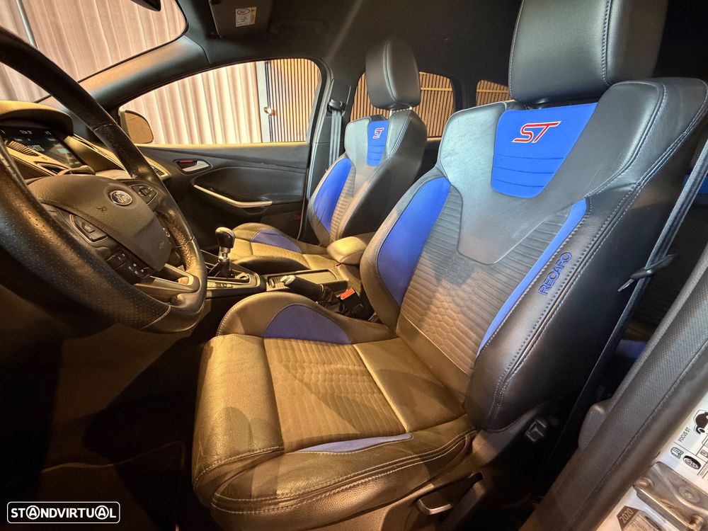 Ford Focus SW 2.0 TDCi ST-2 - 21