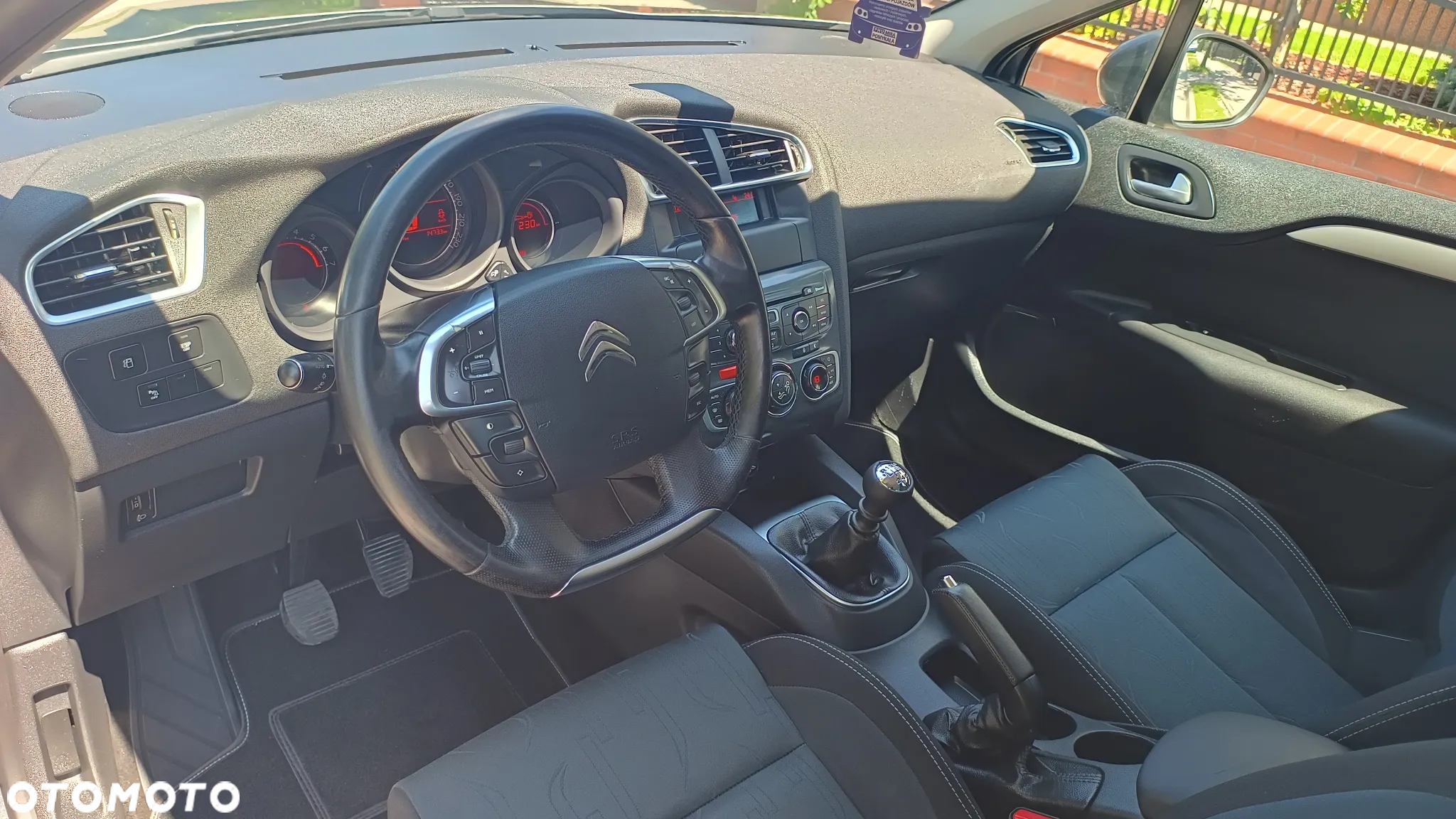 Citroën C4 e-HDi 110 Exclusive - 16