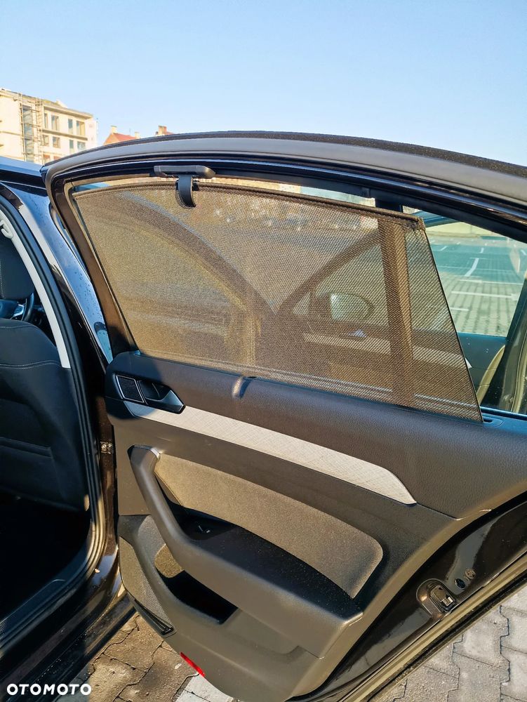 Volkswagen Passat - 16