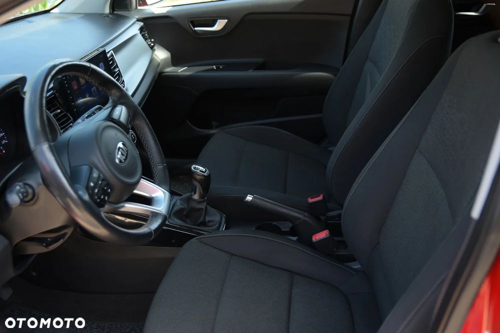 Kia Rio 1.4 L - 23