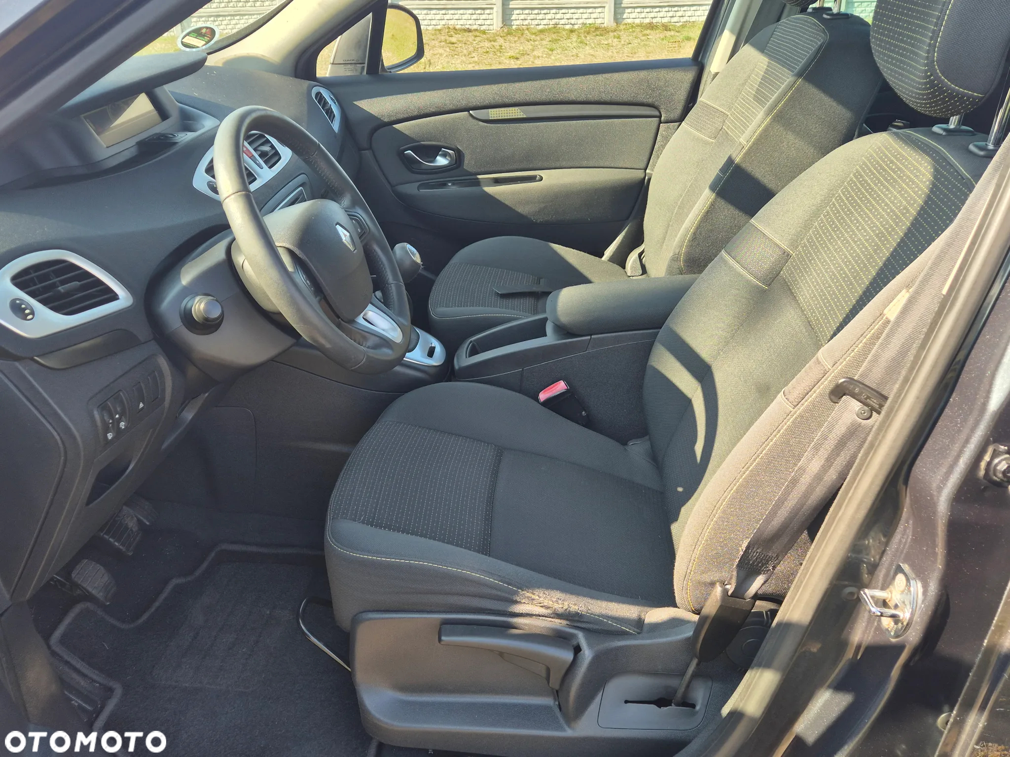 Renault Scenic 1.6 16V 110 Authentique - 10