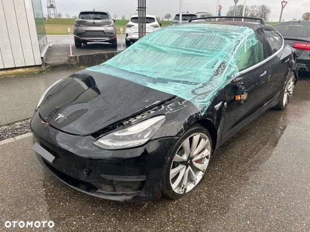 Tesla Model 3 - 1