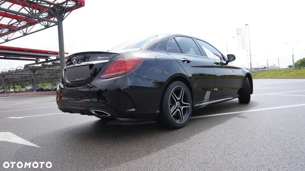Mercedes-Benz Klasa C 300 9G-TRONIC AMG Line - 10