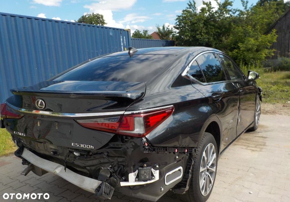 Lexus ES - 14