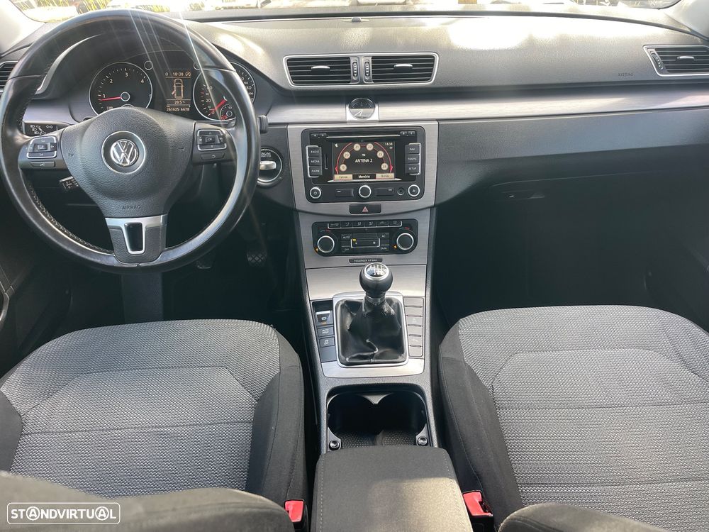 VW Passat Variant 1.6 TDI BlueMotion - 13