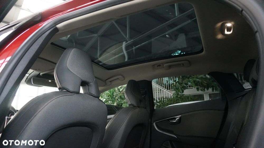 Volvo V40 Cross Country D3 Drive-E SCR Momentum - 7