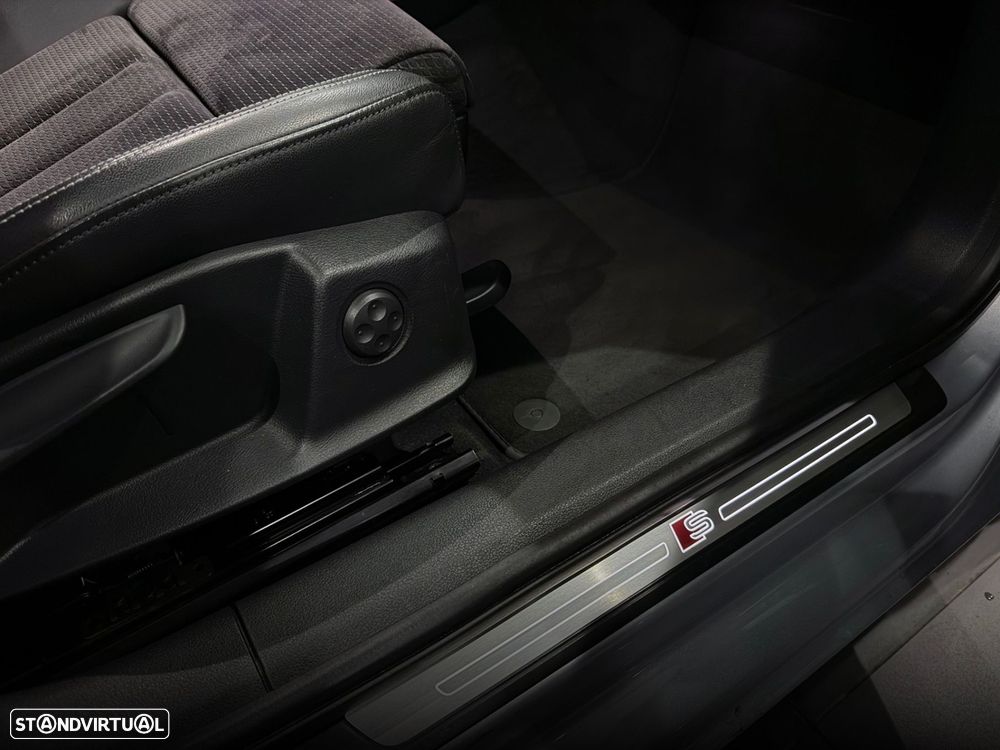 Audi A4 2.0 TDI S-line S tronic - 41