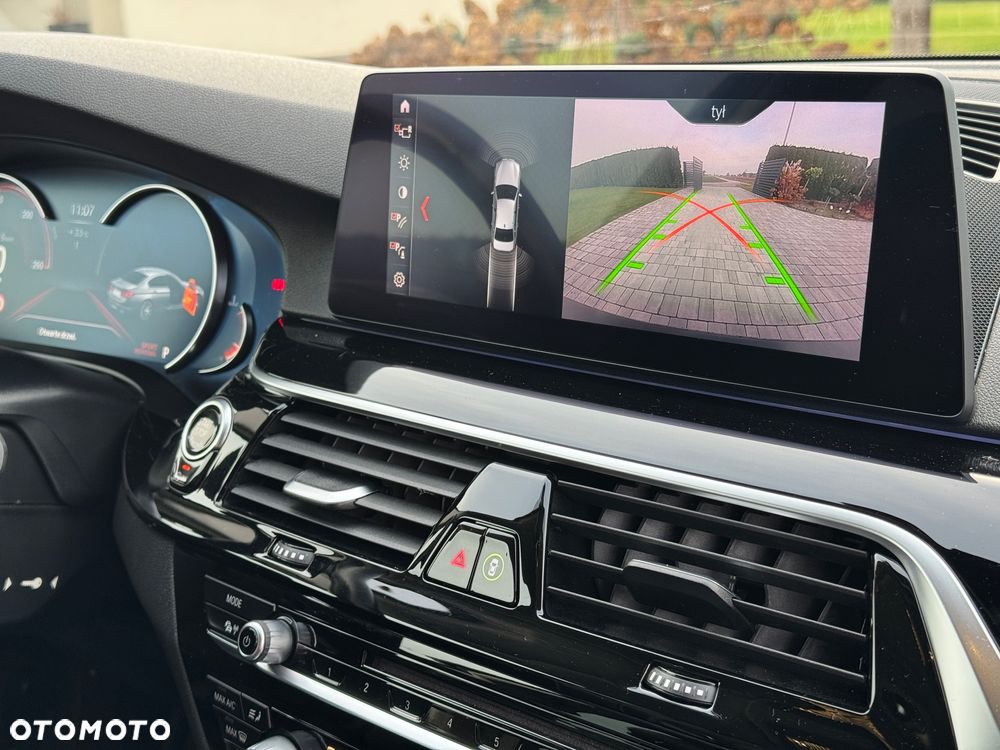 BMW Seria 5 520d Sport Line - 16