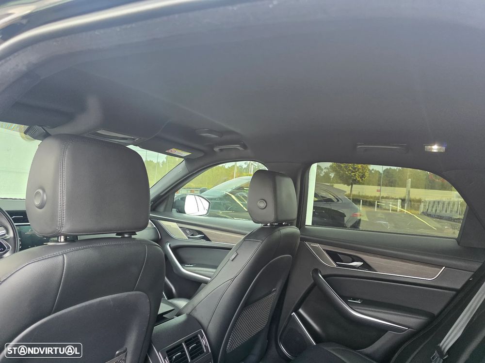 Jaguar F-Pace 2.0 P400e AWD - 24