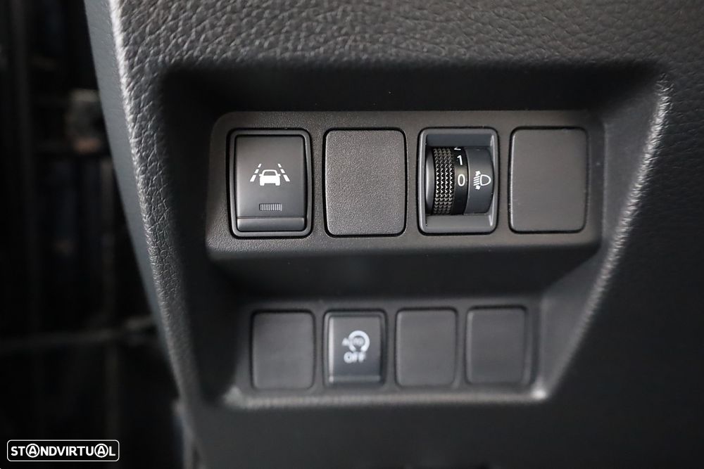 Nissan Qashqai 1.5 dCi N-Connecta J18 - 39