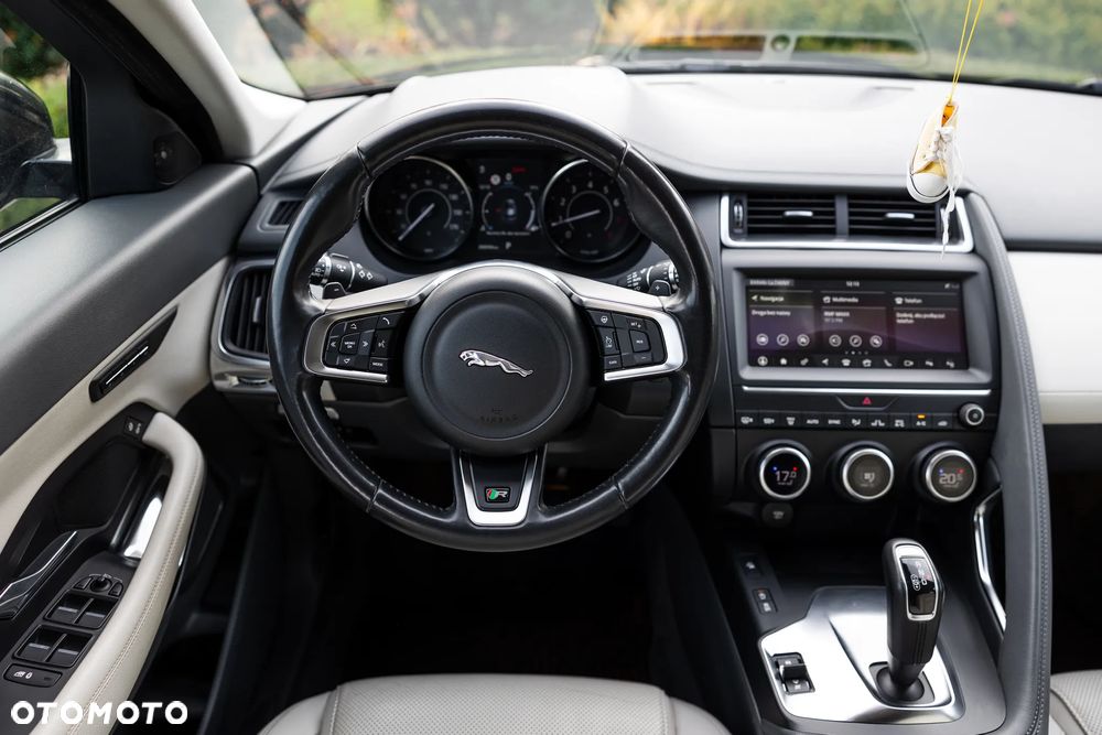 Jaguar E-Pace 2.0 i4P AWD R-Dynamic SE - 13
