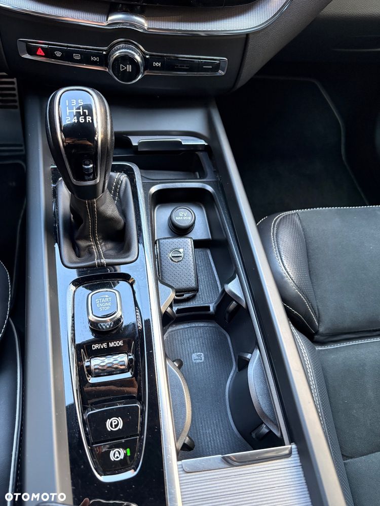 Volvo XC 60 D3 R-Design - 9