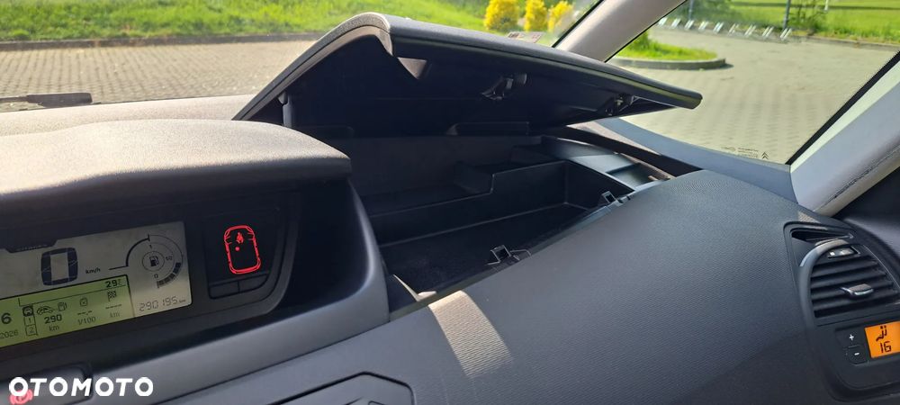Citroën C4 Picasso 1.6 HDi Impress - 32