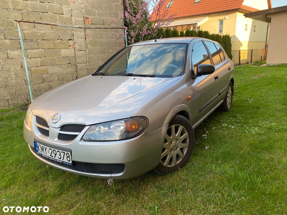 Nissan Almera 1.5 Base - 2