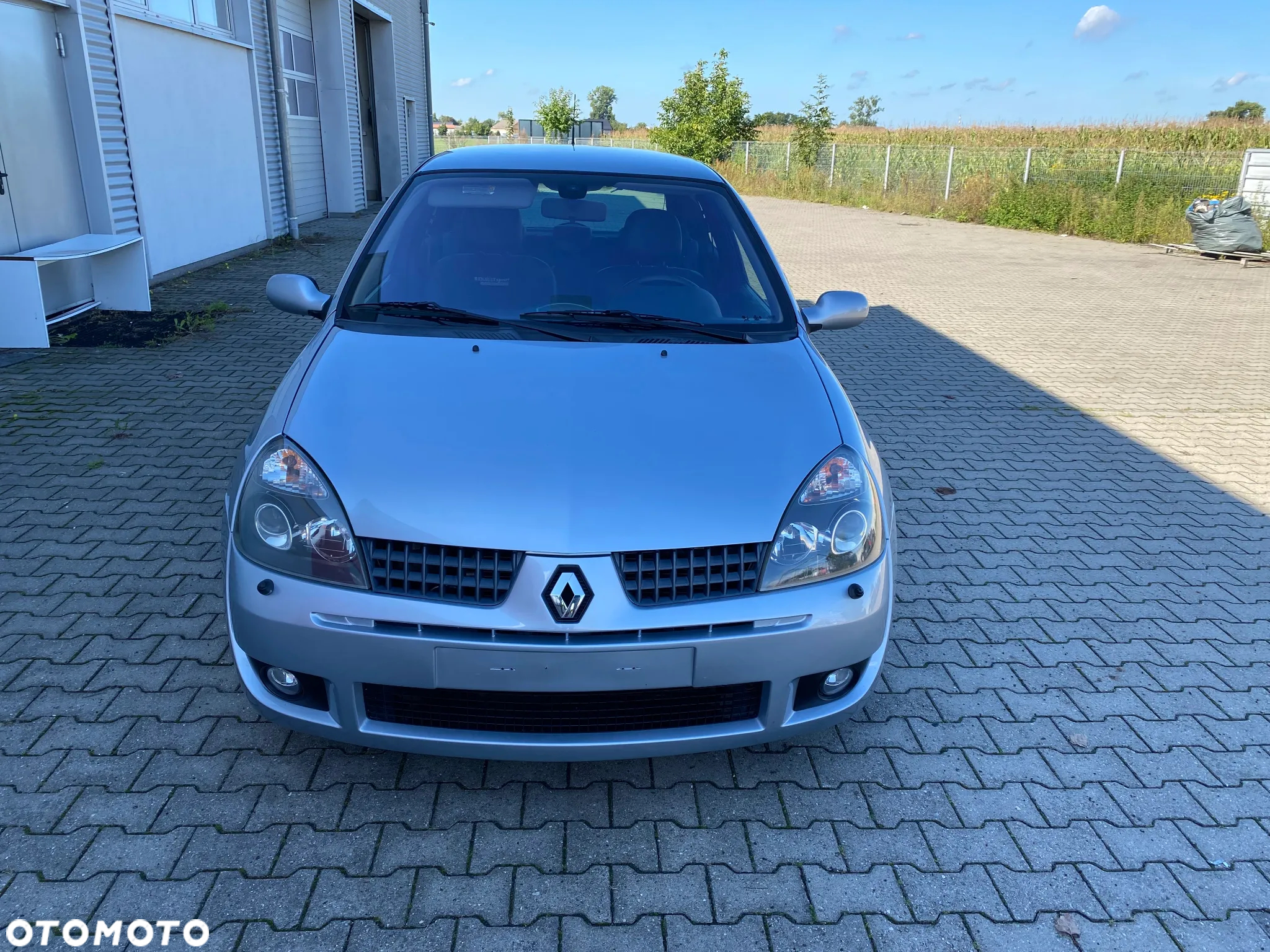 Renault Clio 2.0 16V Sport - 8