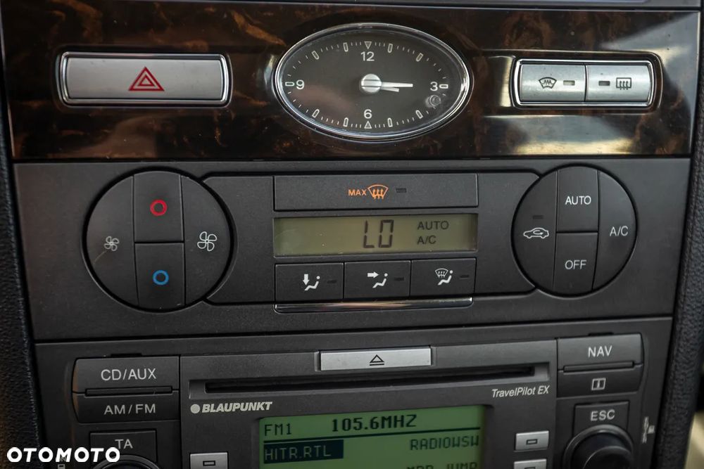 Ford Mondeo 1.8 Ghia - 28